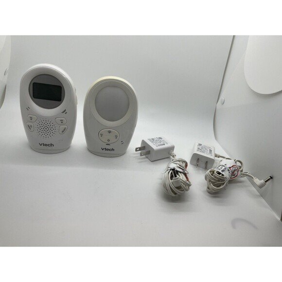 VTech Enhanced Range Digital Audio Baby Monitor with 1 Parent Unit, DM1211 - Picture 2 of 4